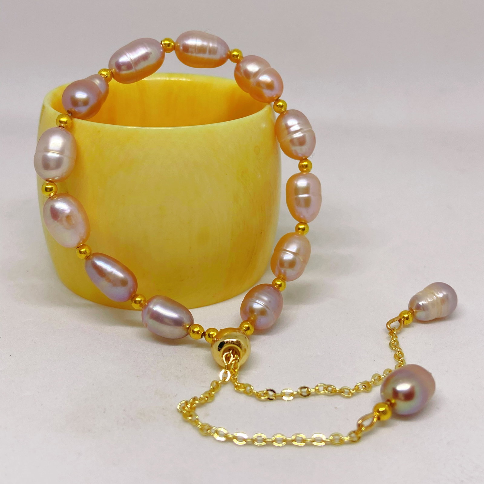 Australia SouthSea Baroque cultured pearls Bracelet: Title: Australia SouthSea Baroque cultured pearls Bracelet Description:Australia SouthSea Baroque cultured pearls Bracelet Baroque shaped pearls have a noticeably irregular appearance, which means tha