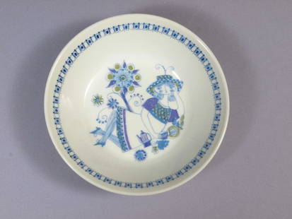 Figgjo Flint Norway Lotte Cereal Soup Bowl Turi Design Hand Flower Girl: This is rare and gorgeous Cereal/Soup Bowl. The bowl was made in Norway by Figgjo Flint in Lotte pattern . The pattern features blue flowers and people. The bowl is 6 3/4" at the rim and 1 3/4" tall.