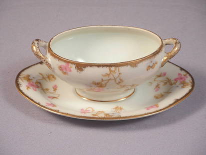Limoges France Bawo Dotter Elite Small Sauce Gravy Boat Tureen Violets BWD29: This is a gorgeous Small Gravy Boat/Sauce Tureen with attached under plate. It comes without a lid The boat was made in Limoges, France by Elite Works Bawo and Dotter. I think the pattern is BWD29 wit