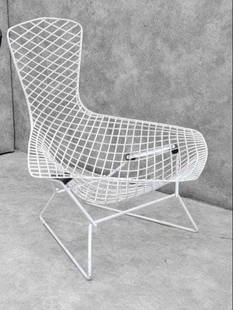 Mid Century Modern Harry Bertoia for Knoll Bird Lounge Chair in White: Vintage from before 2000 Mid Century Modern Harry Bertoia for Knoll Bird Lounge Chair in White The Mid Century Modern Harry Bertoia for Knoll Bird Lounge Chair in White exemplifies timeless design and