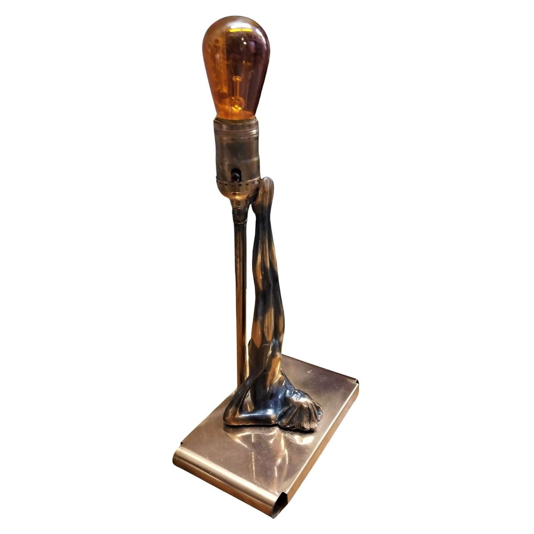 Rare Copper Frankart #220 "Legs Up" Female Figuring Table Lamp: About the Item 1920s copper Art Deco Frankart table lamp featuring a female figurine base. While most Frankart was made of spelter metal this is a solid copper casting only made upon special request t