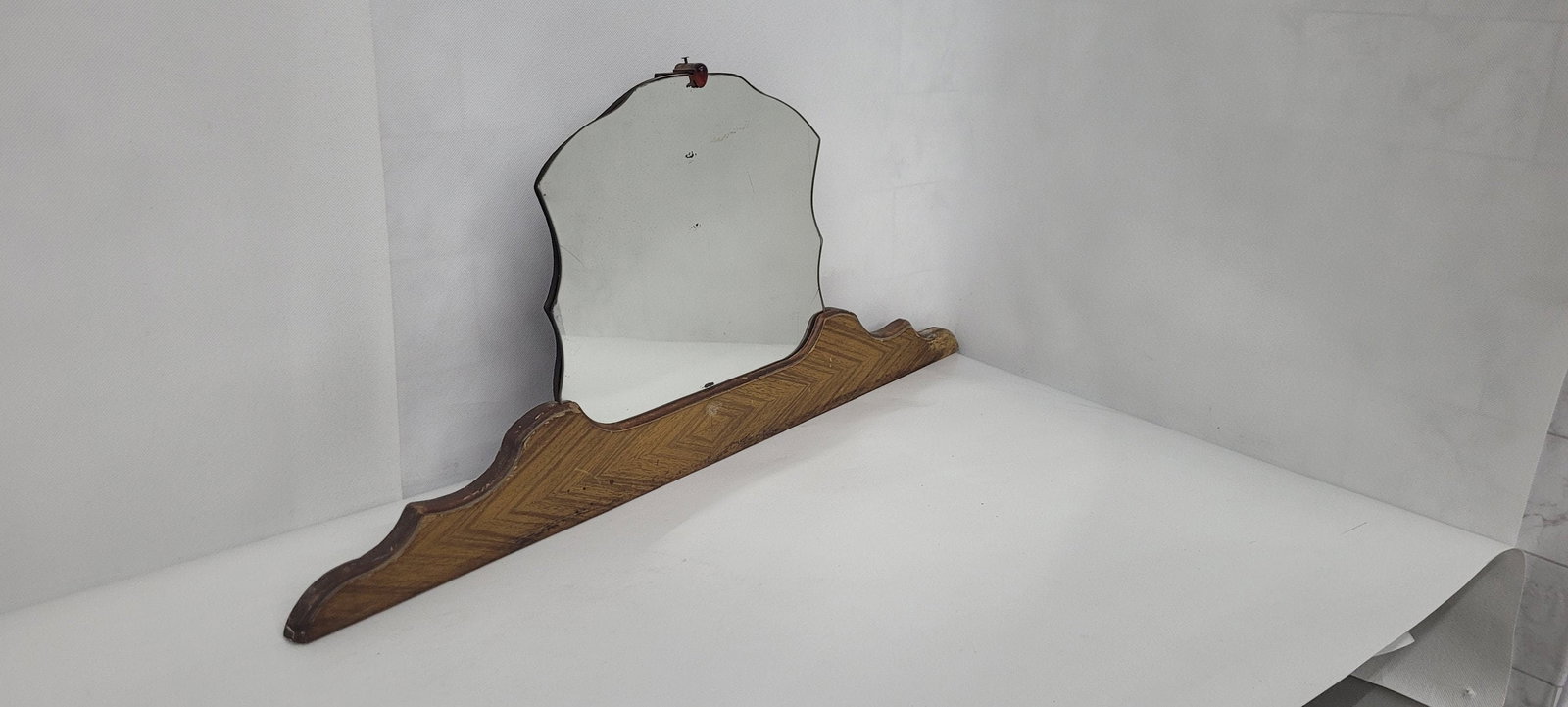 Petite antique art deco vanity mirror table top wood dresser make up bakelite knob: Antique Art Deco Vanity Mirror Table Top Wood Dresser Make up Bakelite Knob Mirror itself is 12" x 10" 28.5" x 12.5" x 1"D The top has a bakelite piece that holds the mirror from the top. good working