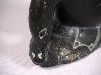 Inuit Eskimo Native American Soapstone Carving Goose Duck Loonie: This is a vintage Primitive Native American Figurine. The figurine is made from stone and is very beautiful. Ii is very unusual figure of a duck or goose. The carving is app. 3 3/4" tall and approx. 5