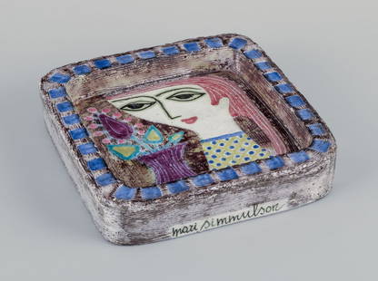 Mari Simmulson for Upsala Ekeby. Ceramic dish featuring a woman and flowers. Approx. 1960s.: Mari Simmulson (1911-2000) for Upsala Ekeby. Ceramic dish featuring a woman and flowers in a vase motif. Polychrome glaze. From around the 1960s. Model 4156. Marked. In perfect condition. Dimensions: