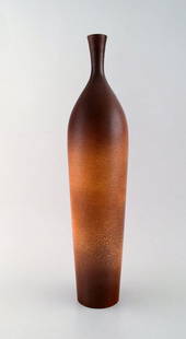 Suzanne Ramie (1905-1974) for Atelier Madoura. Large vase in glazed stoneware. Beautiful glaze in: Suzanne Ramie (1905-1974) for Atelier Madoura. Large vase in glazed stoneware. Beautiful glaze in light brown tones and modern design. 1940's. Measures: 41 x 9.5 cm. In very good condition. Stamped. S