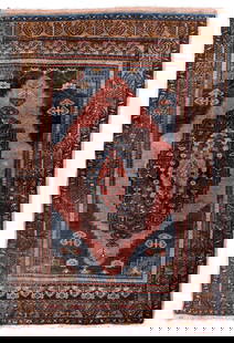 Handmade Vintage Turkish Anatolian Rug 3.7' x 5.6' (113cm x 173cm), 1970s: Title: Handmade Vintage Turkish Anatolian Rug 3.7' x 5.6' (113cm x 173cm), 1970s Origin:Turkey Dimension: 3.7' x 5.6' (113cm x 173cm) Materials:wool Year:1970s Description:Enhance your living space wi
