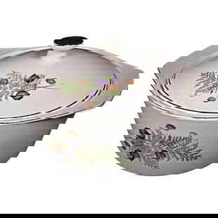 Antique and Rare Floral Faience Soup Tureen by Digoin Sarreguemines Thai: Title: Antique and Rare Floral Faience Soup Tureen by Digoin Sarreguemines Thai Origin:france Dimension: Length: 26.5 cm (10.43 inches)Height: 15.5 cm (6.10 inches)Diameter: 23 cm (9.06 inches) Materi