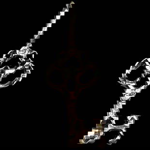 Vintage Sterling Silver Key Pendant: Title: Vintage Sterling Silver Key PendantDescription: Vintage Sterling Silver Key Pendant Hallmarked: 925 Weighs .47 grams Measures Approx. 1 x .25 inchesDate/Period: Vintage Materials: Hallmarked: