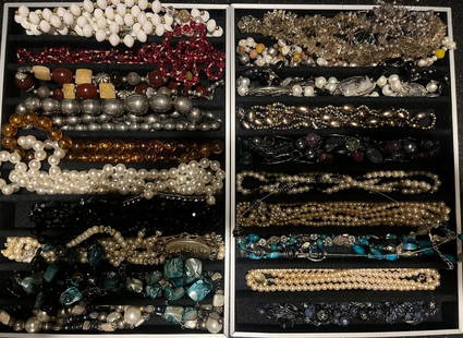 Large Lot of Vintage Beaded and Peark Necklaces - Over 3 lbs: Title: Large Lot of Vintage Beaded and Peark Necklaces - Over 3 lbs Description: Large Lot of Vintage Beaded and Peark Necklaces - Over 3 lbs Weighs: 3 lbs Measures: Varies Date/Period: Vintage Materi