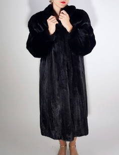 MAHOGANY MINK FUR COAT EU: XXL ; US: 22: Title: MAHOGANY MINK FUR COAT EU: XXL ; US: 22 Size/Dimensions: Approximate size- EU: XXL; US: 22 : Important details: Length: 115cm/45.28in -Shoulders width:55cm/21.65in -Sleeve Length:64cm/25.2in -B
