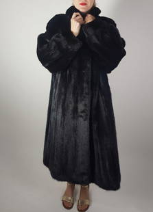 LONG MAHOGANY MINK FUR COAT EU: XL ; US: 24: Title: LONG MAHOGANY MINK FUR COAT EU: XL ; US: 24 Size/Dimensions: Approximate size- EU: XL; US: 24 : Important details: Length: 130cm/51.18in -Shoulders width:48cm/18.9in -Sleeve Length:64cm/25.2in