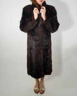BROWN BEAVER FUR COAT EU: L ; US: 16: Title: BROWN BEAVER FUR COAT EU: L ; US: 16 Size/Dimensions: Approximate size- EU: L ; US: 16 : Important details: Length: 115cm/45.28in -Shoulders width:48cm/18.9in -Sleeve Length:62cm/24.41in -Bust