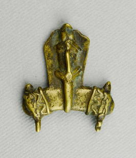 Cute bronze figurine Belt buckle ? West Africa salamander lizard snake brass: West Africa Probably Burkina Faso Cute bronze figurine Belt buckle? We can see in the center of the item a lizard or salamander-style animal And stylized snakes on either side (technically it's brass,