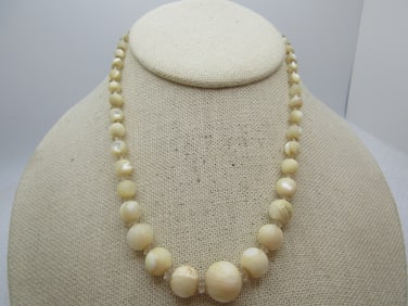 Vintage Graduated Mother-of-Pearl Beaded Neckace, 15", 1940's-1950's