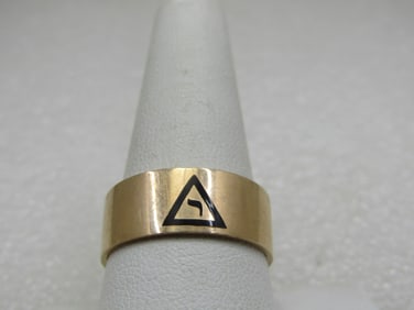 10kt Masoniic Virtue, Conjuncti 8mm Band Ring, Sz5
