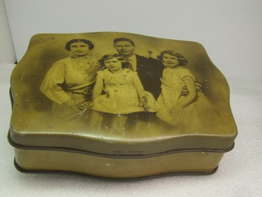 Vintage 1930s Royal Family Candy Tin, Thread and Sewing Kit,Signed