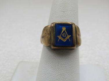 10kt Blue Spinel Masonic Ring, Sz. 8.5. Marked 10kt