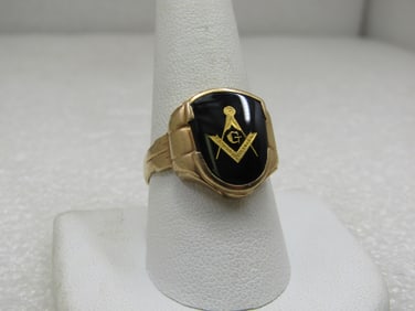 10kt Onyx Masonic Ring, Signed, Sz. 10.25 . Signed Remembran