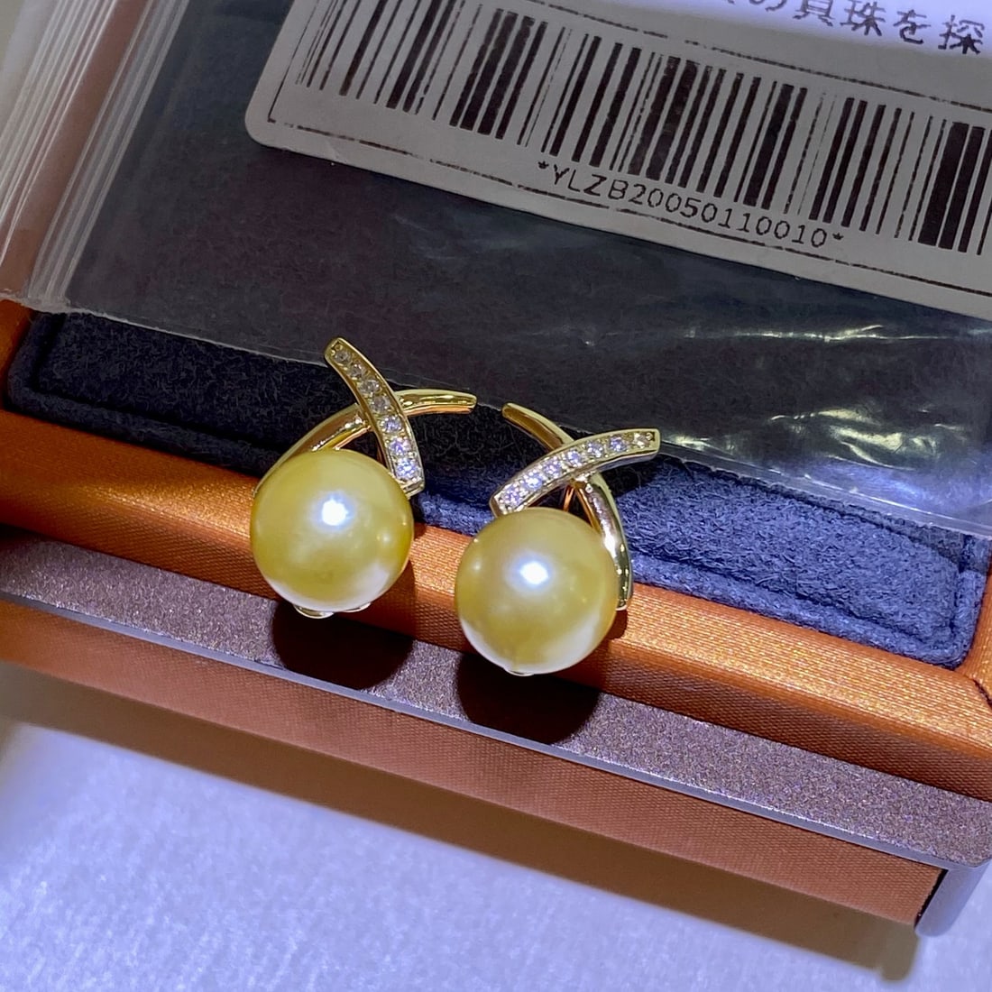 S925 sterling silver cross gold pearl earrings (1 of 3)