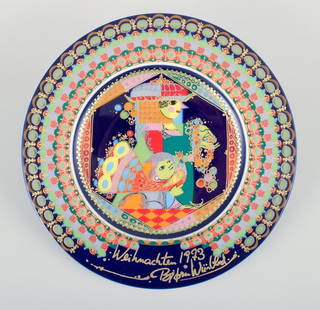 Bjørn Wiinblad for Rosenthal, Christmas plate with a biblical motif. 1973 - "Heilige 3 Kö: Bj&#248;rn Wiinblad for Rosenthal, Christmas plate with a biblical motif. 1973 - "Heilige 3 K&#246;nige Melchior". (Holy Three Kings) Marked. In perfect condition. Dimensions: Diameter 28.5 cm. Reserv