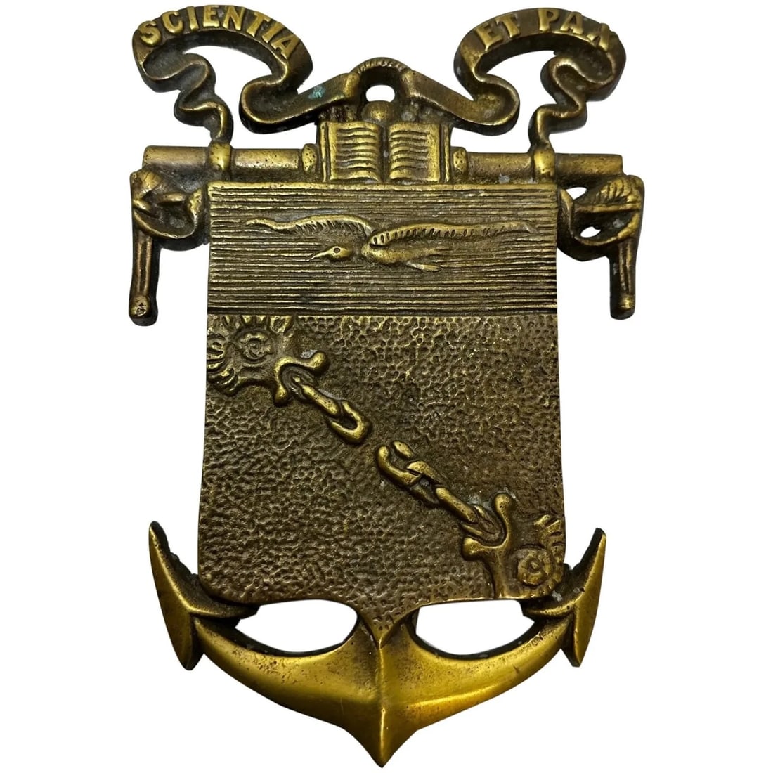 Antique Nautical Marine Anchor Chain Seagull Wall Plaque Scientia Et Pax: Nautical Marine Anchor Chain Seagull Wall Plaque Scientia Et Pax Knowledge Peace Ahoy, mateys! Add a nautical touch to your home with this 1 antiquated Anchor Chain Seagull Wall Plaque. Crafted of stu