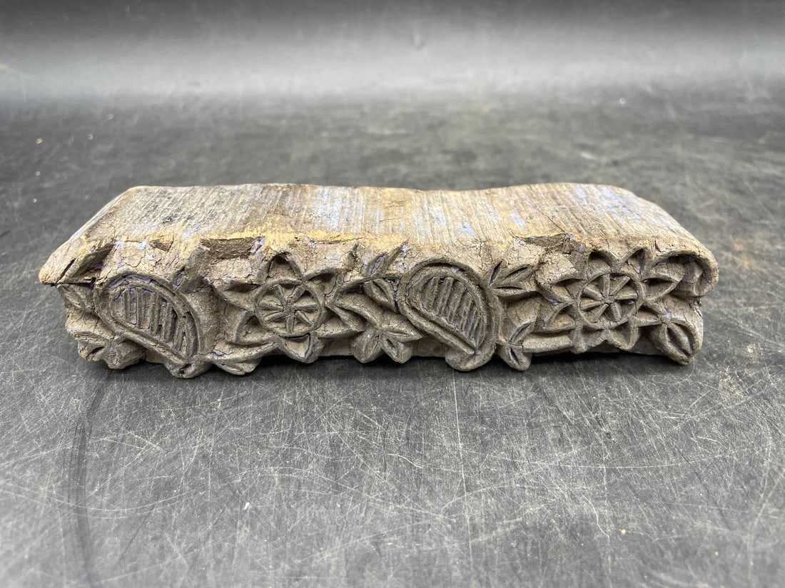 Antique Handmade Wooden Wallpaper Stamp: Title: Antique Handmade Wooden Wallpaper Stamp Date/Period: Approx early 1900's Dimension: Approx. 5.25" x 1.5 x 1.5" Material: mixed materials Additional Information: Antique Handmade Wooden Wallpape