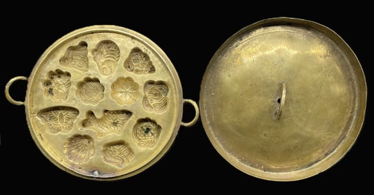 VINTAGE BRASS KUIH BAHULU Candy MOLD with Lid