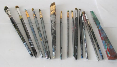 Group of vintage artist's paint brushes.