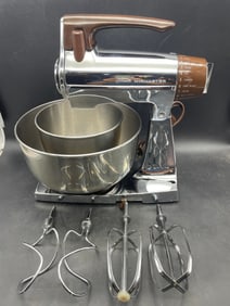 VINTAGE SUNBEAM DELUXE MIXMASTER 12 SPEED MIXER BROWN/CHROME w/BOWLS & BEATERS & Paperwork