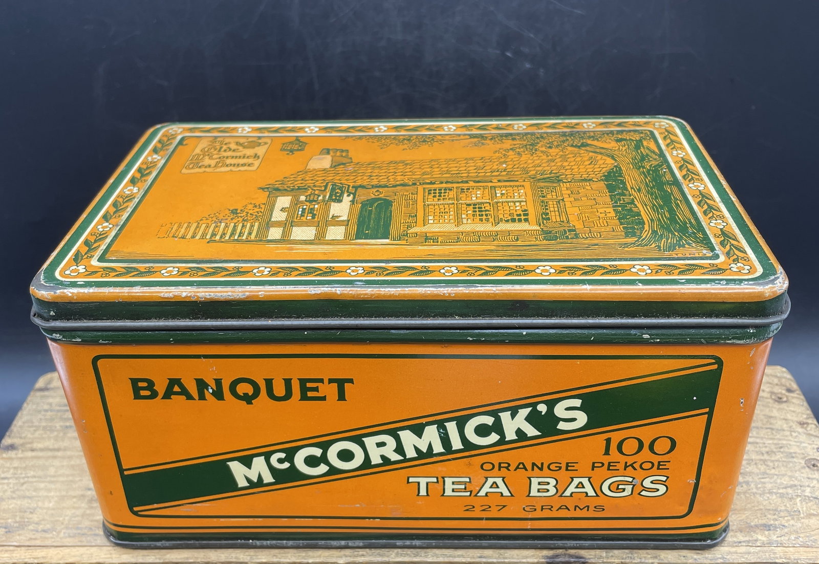 Vintage McCormicks Banquet Orange Pekoe Tea Tin Litho Mccormick & Co. Baltimore: Title: Vintage McCormicks Banquet Orange Pekoe Tea Tin Litho Mccormick & Co. Baltimore Date/Period: unknown Dimension: approximately 4"x7.5"x4.5" Material: metal Additional Information: This is a wond