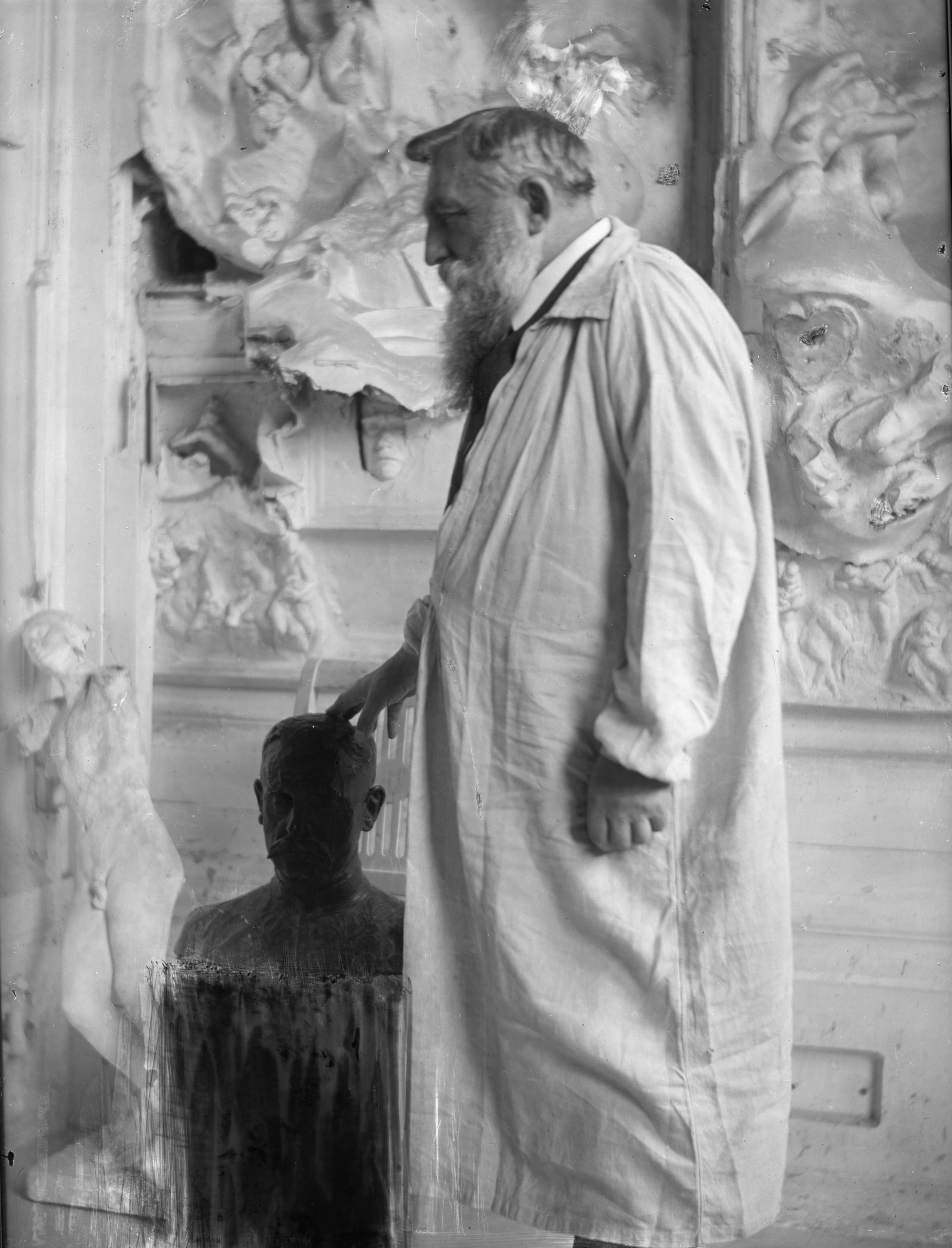 RODIN IN SCULPTURE STUDIO: Title: RODIN IN SCULPTURE STUDIO Artist/Source: UNKNOWN Original Date: EARLY 20TH C. Dimensions: 8X10 Description: || UNITED STATES SHIPPING ONLY!|| This lot is a dye Based Photolithograph, and is a r