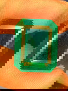 Museum Grade GUILD Certified Natural Emerald Gemstone, Top Zambian Emerald Cut Stone, Vivid Green: Materials: Gem type: Aquamarine Carat weight: 10 &#8226; Weight : 10.29 carat &#8226; Dimension : 13.56 *12.52 * 9.66 mm &#8226; Shape : Cushion Cut &#8226; Color : Santa Maria Blue &#8226; Origin : B