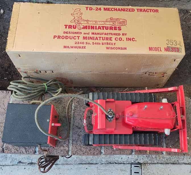 Tru-Miniatures caterpillar, 1:16 scale.complete with 110V transformer, very rare, two-speed control, (1 of 5)