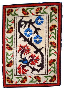 Vintage French Savonnerie rug 2.5' x 3.5' (77cm x 106cm) 1970s: Title: Vintage French Savonnerie rug 2.5' x 3.5' (77cm x 106cm) 1970sOrigin:FranceDimension: 2.5' x 3.5' (77cm x