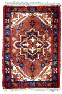 Handmade vintage Persian Hamadan rug 1.6' x 2.3' (50cm x 70cm) 1970s: Title: Handmade vintage Persian Hamadan rug 1.6' x 2.3' (50cm x 70cm) 1970s Origin:Middle East Dimension: 1.6' x 2.3' (50cm x 70cm) Materials:wool Year:1970s Description:Vintage handmade Middle Easter