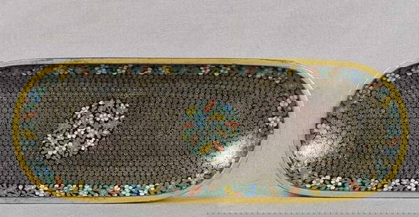 1910s Japanese cloisonne PEN TRAY floral, scrolls gilding: Rather unusual early Showa period (1910s) Japanese cloisonne pen tray from a desk set decorated on the inside with a central floral roundel, matching floral border and numerous spiral scrolls.