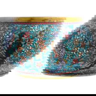 Antique Early Meiji Japanese Cloisonne Birds Floral Design Enamel Bowl: About the Item A 19th century Japanese enamel bowl. The surface of the bowl is enameled with a polychrome images of birds surrounded by floral and foliage patterns made in the Cloisonne technique. The