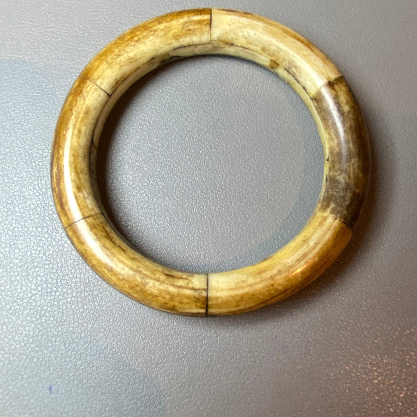 Vintage Boho Ethnic Tribal Bohemian Chunky Bovine Bone Bangle: Title: Vintage Boho Ethnic Tribal Bohemian Chunky Bovine Bone Bangle Description:Step into the world of timeless elegance with our Vintage Boho Ethnic Tribal Bohemian Chunky Bovine Bone Bangle. This e