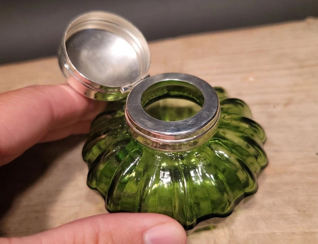 Round Clear Glass Thick Glass Inkwell Ink pot Bottle: Vintage Antique Style Round Solid Green Glass Inkwell Ink pot Description 2 1/4" High x 3 1/8" wide Charming Reproduction antiq