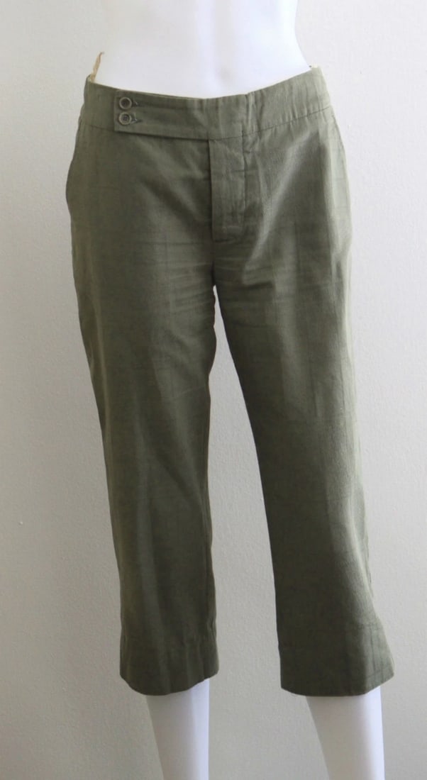 MARNI SIZE 40 100% COTTON PANTS MADE IN ITALY CROPPED STYLISH: N MARNI CROPPED PANTS SIZE: 40 100% COTTON WAIST - 30-31'' LENGTH - 30 1/2'' INSEAM - 21'' SIZE: 40 PLEASE, CHECK OUR OTHER VINTAGE DESIGNER'S UNIQUE COLLECTIONS. ALL OUR ITEMS ARE IN GOOD CONDITION.