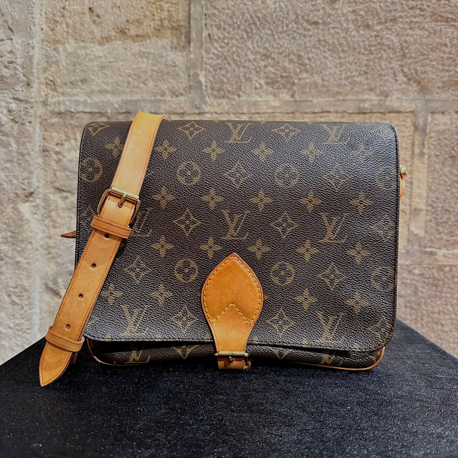 Louis Vuitton Fashion for Sale at Auction - Page 732
