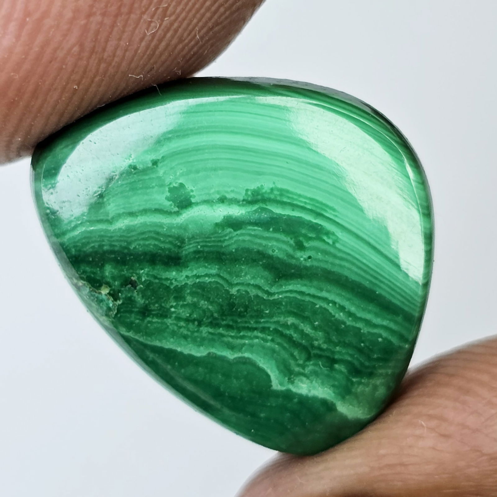 13.20 Ct Natural malachite: Title:13.20 Ct Natural malachite Description:Gemstones: Natural Malachite / Carat Weights: 13.20 ct / Size or Dimensions: 19.20 X 15.50 X 5.40 mm / Treatment: No Materials &Techniques:Malachite Reserv