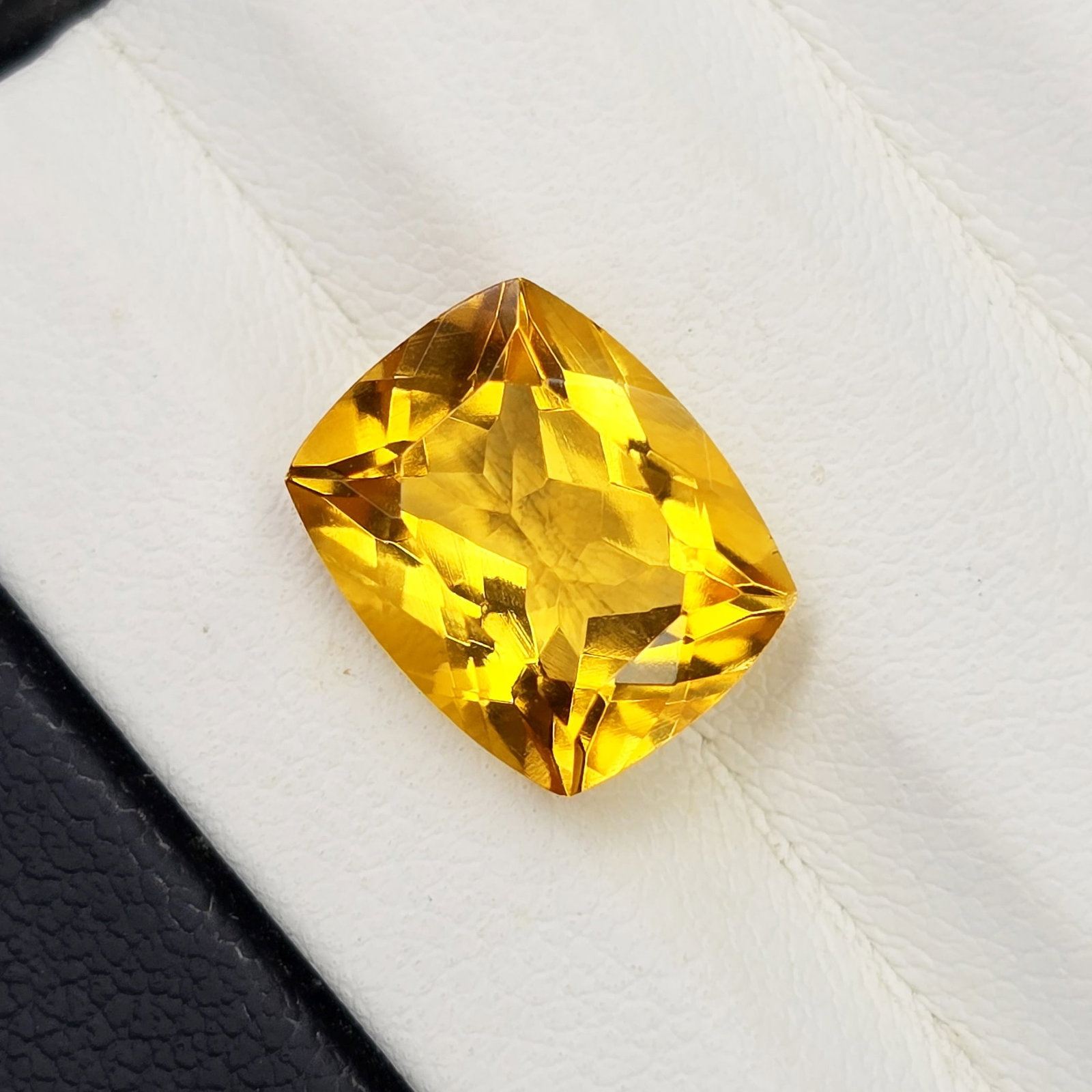 4.11 Ct "AAA Grade" Natural Citrine: Title:4.11 Ct "AAA Grade" Natural Citrine Description:Gemstones: Natural Citrine / Carat Weights: 4.11 Ct / Size or Dimensions: 10.80 X 10.60 X 7 mm Materials &Techniques:Citrine Reserve: $15.00 Shipp