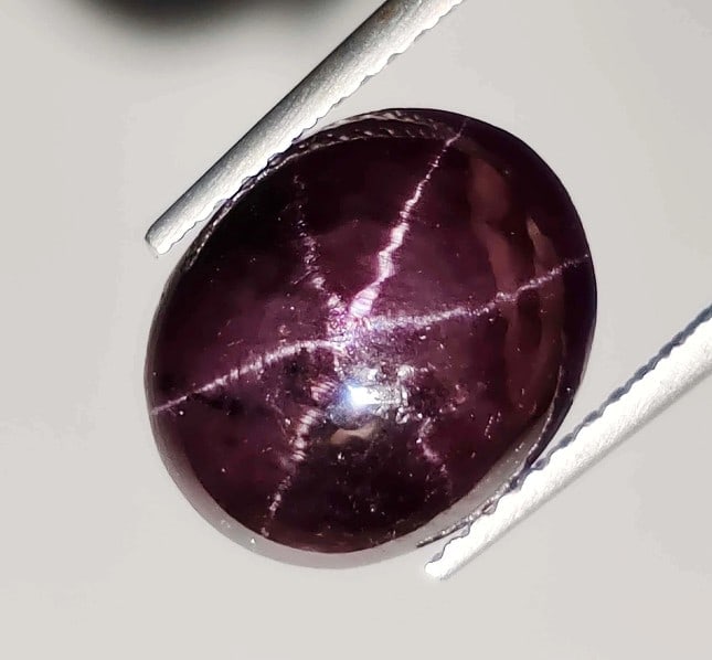9.42 Ct Unheated Natural Star Garnet (1 of 3)