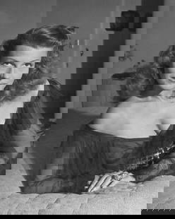 19X13" LG FORMAT, RITA HAYWORTH: Title: 19X13" LG FORMAT, RITA HAYWORTH Artist/Source: UNKNOWN Original Date: UNKNOWN Dimensions: 19X13 Description: || UNITED STATES SHIPPING ONLY! || This lot is a Dye Based Photolithograph with a ma