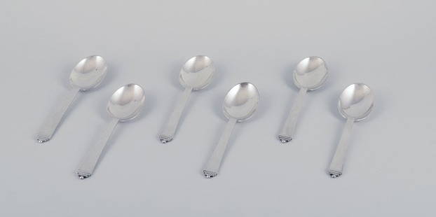 Georg Jensen Pyramid, six dining spoons in sterling silver.: Title:Georg Jensen Pyramid, six dining spoons in sterling silver. Description:Georg Jensen Pyramid, six dining spoons in sterling silver. Hallmark: 1933-1944. In excellent condition. Length 19.5 cm. R