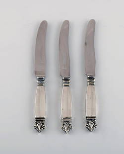 Three Georg Jensen Acanthus fruit knives in sterling silver and stainless steel.: Title:Three Georg Jensen Acanthus fruit knives in sterling silver and stainless steel. Description:Three Georg Jensen Acanthus fruit knives in sterling silver and stainless steel. Length: 17.2 cm. Sta