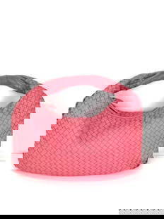 Bottega Veneta Nappa Intrecciato Medium Veneta Hobo Rose Pink Bag: Pre-Owned 100% Authentic Bottega Veneta Nappa Intrecciato Medium Veneta Hobo Rose Pink Bag RATING: A/B...Very Good, well maintained, shows minor signs of wear MATERIAL: nappa leather HANDLE: single pi