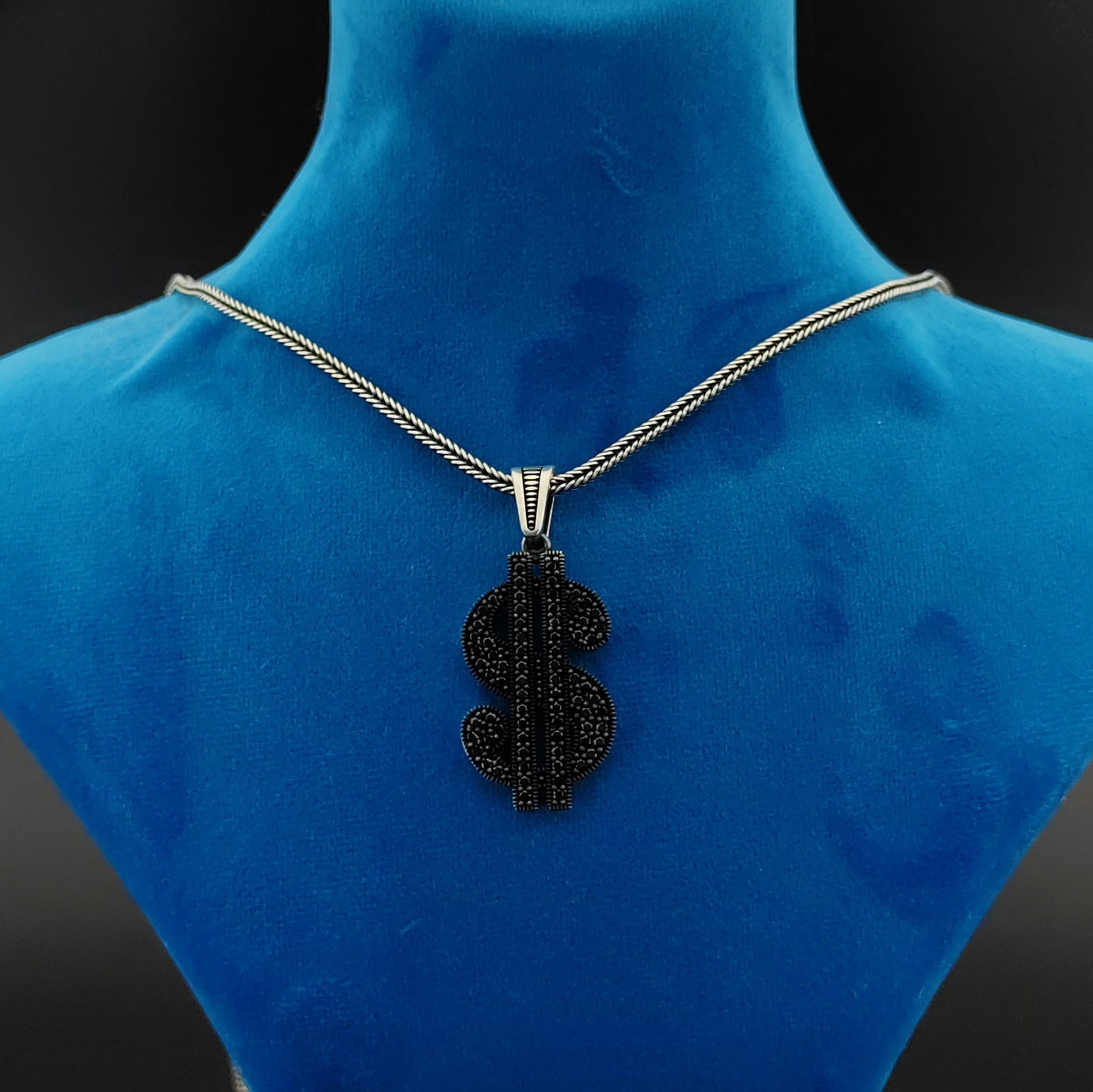 925 Silver Chain with Dollar Sign Pendant: Title: 925 Silver Chain with Dollar Sign Pendant Description: 925 Silver Chain with Dollar Sign Pendant -Total Weight:17.2g Chain Size: 23.62 in(60cm). Pendant Size:0.70x1.61 in (18x41mm) (Bail includ