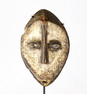 Superb ! LEGA Idimu Bwami wood Mask Congo Drc African Tribal Art Gallery 1197: CONGO DRC LEGA idimu Mask Superb old mask Very expressive, the heart-shaped face bleached with kaolin Idimu masks are significantly larger than Lukwakongo masks, but stylistically very close These are